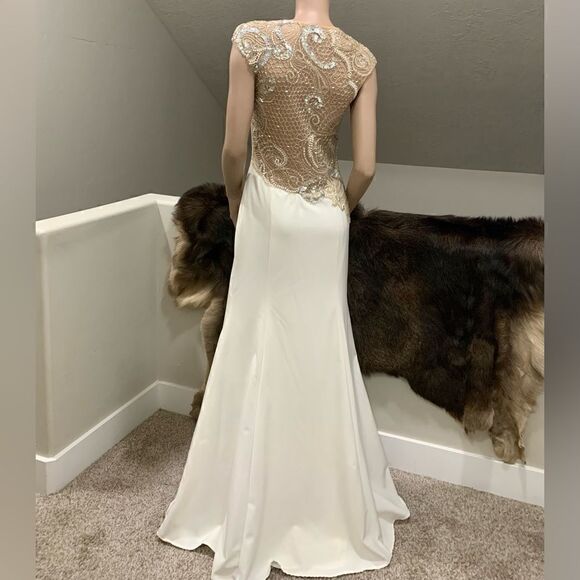 New Stunning Cap Sleeve Exquisite Beading Back Mermaid Gown/Evening Dress - Picture 13 of 17